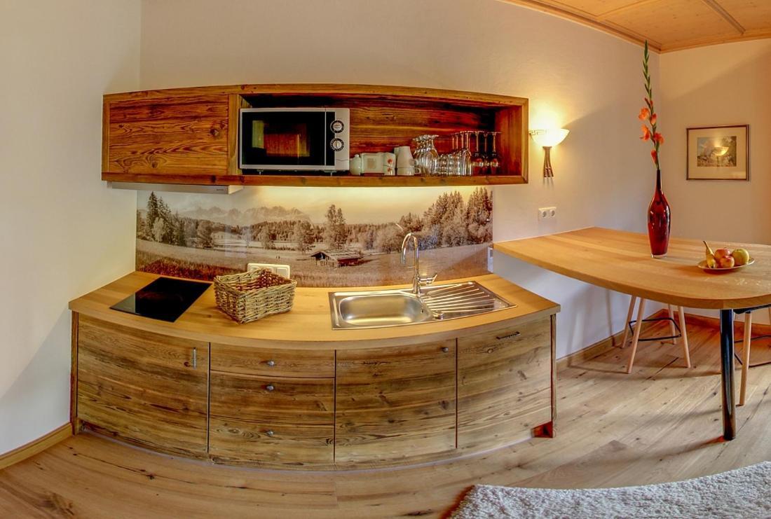 Serviced Apartments Villa Licht Kitzbühel Quarto foto